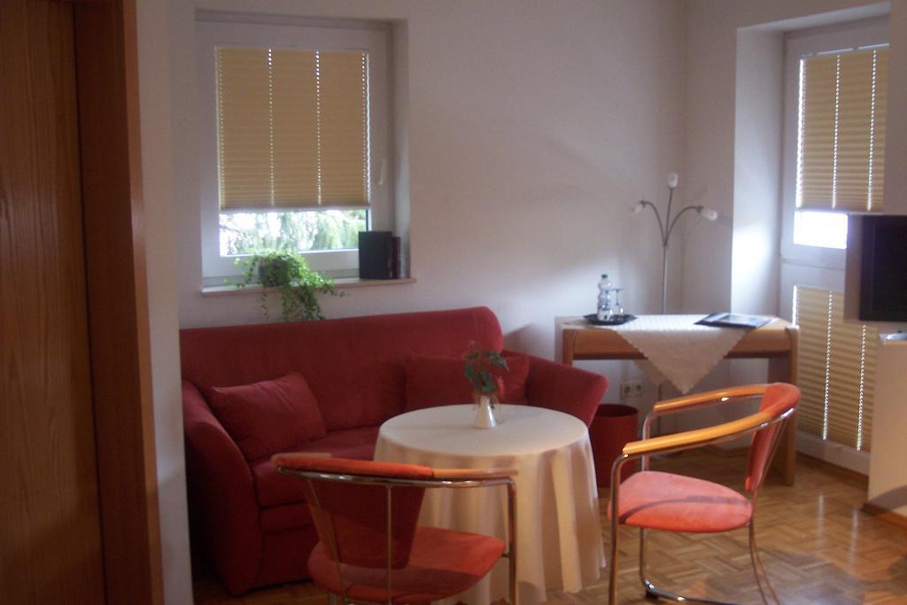 Hotel Garni Zur Bergstrasse Zwingenberg  Bilik gambar