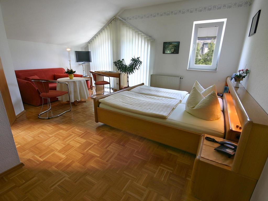 Hotel Garni Zur Bergstrasse Zwingenberg  Bilik gambar