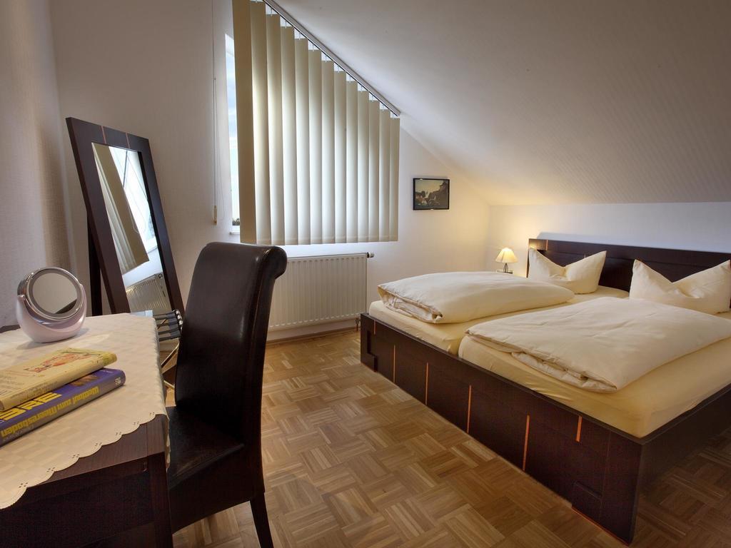 Hotel Garni Zur Bergstrasse Zwingenberg  Bilik gambar