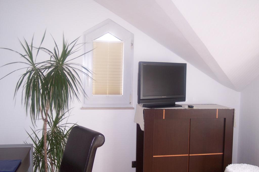 Hotel Garni Zur Bergstrasse Zwingenberg  Bilik gambar