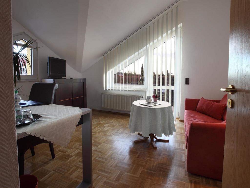 Hotel Garni Zur Bergstrasse Zwingenberg  Bilik gambar